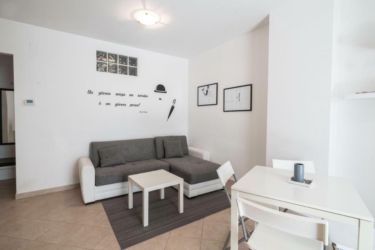 Happy Bari Apartment Bagian luar foto